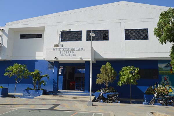 Fachada de la Institución Educativa Distrital El Parque. Foto derechos reservados EL INFORMADOR 
