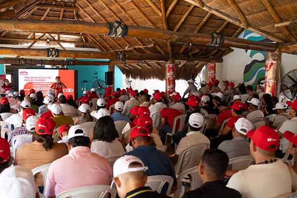 Con el respaldo de más de 200 líderes de todos los rincones del departamento, el candidato a la Cámara del partido Liberal Pablo Acuña presentó su agenda legislativa y ratificó el crecimiento de su campaña. Foto Rubén Peña Con el respaldo de más de 200 líderes de todos los rincones del departamento, el candidato a la Cámara del partido Liberal Pablo Acuña presentó su agenda legislativa y ratificó el crecimiento de su campaña. Foto Rubén Peña