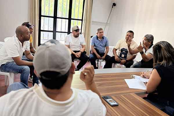 La reunión se llevó a cabo en la Alcaldía Municipal, y contó con la presencia de directivos y entrenadores de distintas disciplinas. Foto Alcaldía de Aracataca