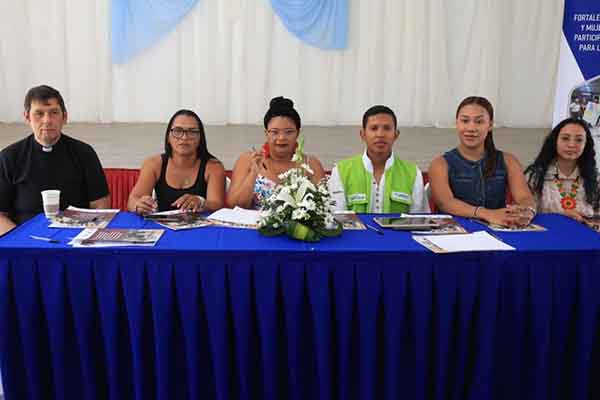 Pd Nelson Ortiz Dir. Secretariado Nal Pastoral; Deisy Ortega Organización Red de mujeres del Magdalena; Angélica Barraco, Asociación de Afrodescendientes ‘Nelson mándela’; Leonardo Monsalvo Fundación Red lujo; Meliza Tejeda, fundación Pepe Grillo; Maria del mar Narváez coordinadora nacional proyecto Asosierra. Foto derechos reservados EL INFORMADOR