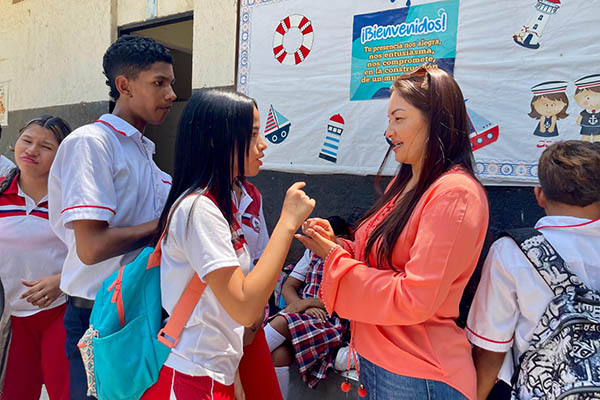 El retorno a clases se da en 73 establecimientos educativos distritales. Foto Alcaldía de Santa Marta