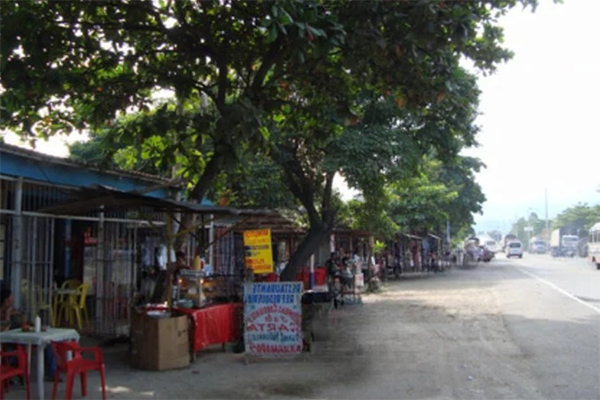 Sector comercial de ‘La Frutera’, en la entrada de Ciénaga, Magdalena. Foto archivo EL INFORMADOR 