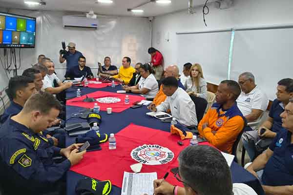 Autoridades distritales y organismos de socorro mantienen activo el Puesto de Mando Unificado en Santa Marta. Foto derechos reservados EL INFORMADOR 