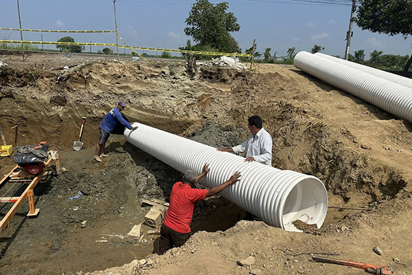 Instalación del nuevo drenaje en zona rural de Puebloviejo, Magdalena. Foto Alcaldía de Puebloviejo