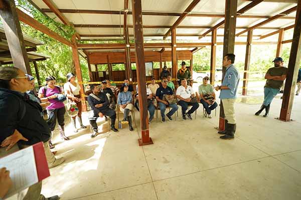 Autoridades locales y ambientales realizaron una inspección técnica para evaluar las afectaciones del frente frío en las playas y definir acciones de recuperación ambiental.Foto Alcaldía 