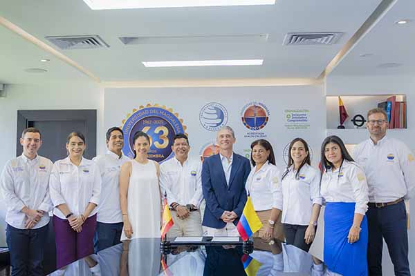 En la visita también estuvo presente Lina María Osorio Valdés, directora del Doctorado en Educación de la Universidad Autónoma de Bucaramanga. Foto Unimagdalena