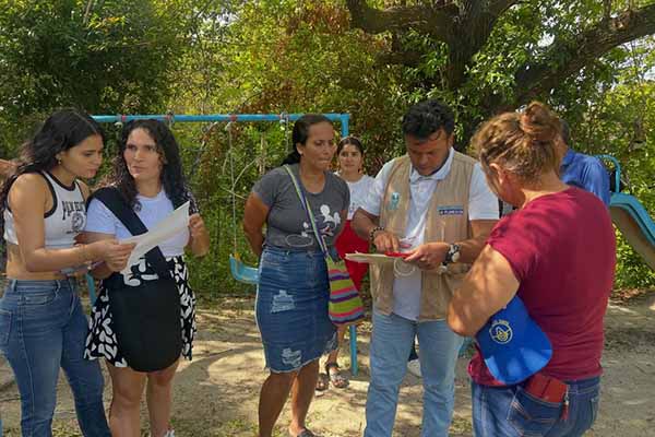 Esta es una intervención adelantada por la Alcaldía Distrital de Santa Marta para recuperar el paso peatonal y proteger la vía vehicular afectada. Foto Alcaldía 