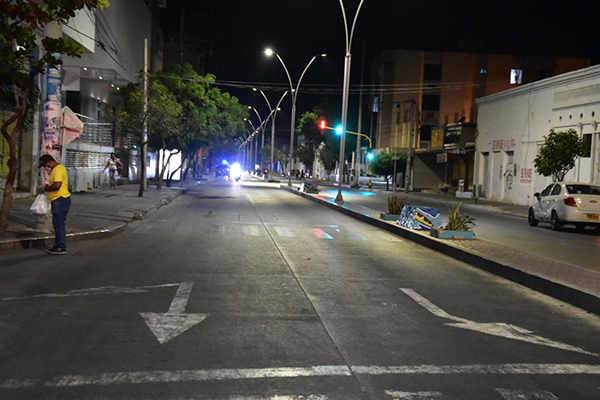 Calles del Centro de Santa Marta completamente solas tras haber sido declarada la emergencia total. Foto Alcaldía