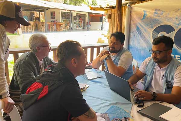 La Alcaldía se trasladó a la vereda para solucionar diferentes necesidades entre esas la falencia del agua. Foto Alcaldía 
