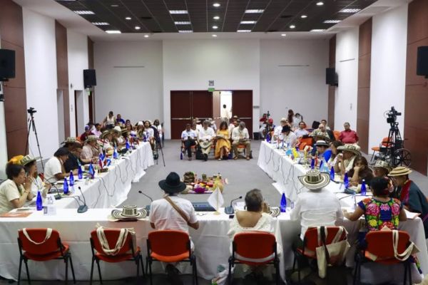 Delegaciones de países iberoamericanos, autoridades indígenas y organismos internacionales se reúnen en Santa Marta para avanzar en acuerdos sobre derechos y desarrollo de los pueblos indígenas. Foto tomada de la red social instagram @Filac-c 