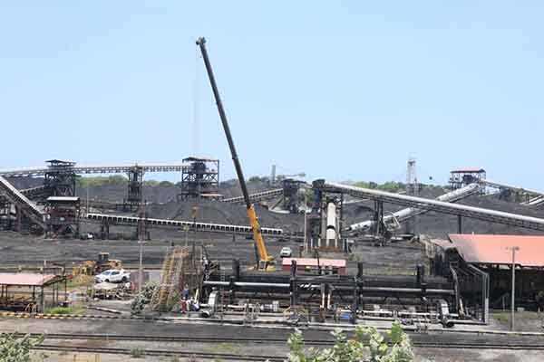 Operaciones de carga y manejo de carbón en el puerto Drummond. Foto derechos reservados EL INFORMADOR