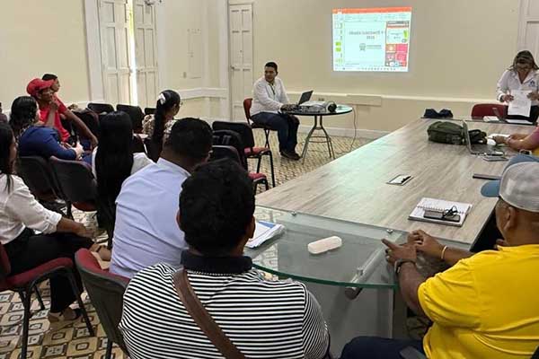 Sesión del Comité de Justicia Transicional en las instalaciones de la Alcaldía de Ciénaga.  Foto Alcaldía de Ciénaga 