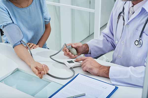 La hipertensión arterial es conocida como el “asesino silencioso” porque puede permanecer durante años sin presentar síntomas, mientras causa daños progresivos en órganos vitales. Foto cortesía