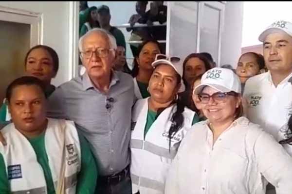 En Plato, el ministro de Salud, Guillermo Jaramillo, durante su visita a la ESE Hospital 7 de agosto, en donde lanzó sus insinuaciones con respecto a las elecciones presidenciales del domingo.