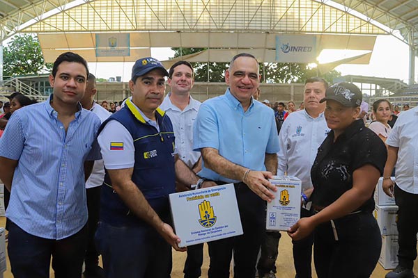 Carlos Pinedo Cuello, alcalde de Santa Marta, destacó la importancia de trabajar en conjunto con otras instituciones en beneficio de la comunidad. Foto Alcaldía