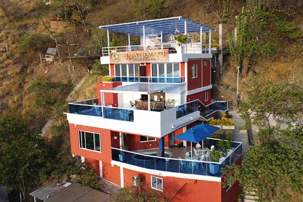 Con terrazas panorámicas frente al mar Caribe, suites exclusivas y experiencias diseñadas para el descanso y la conexión con la naturaleza, Jaba Nemaku Boutique Hotel se convierte en una nueva apuesta turística de lujo en Taganga, Santa Marta. Foto derechos reservados EL INFROMADOR 
