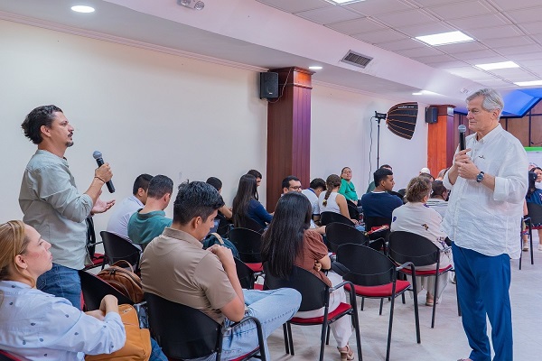 Durante cinco días, estudiantes, investigadores, líderes comunitarios y representantes de diversos sectores participaron en espacios de diálogo y construcción colectiva sobre el aprovechamiento sostenible de los ecosistemas marino-costeros. Foto Unimagdalena