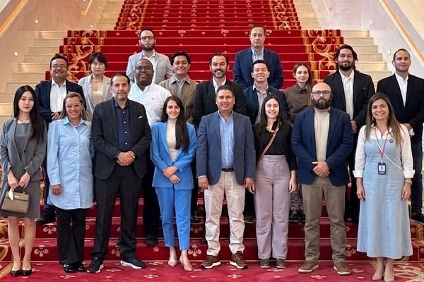 Durante la agenda académica y empresarial, los 15 participantes de diferentes universidades de Colombia realizaron visitas a instituciones y ecosistemas de referencia mundial. Foto Unimagdalena