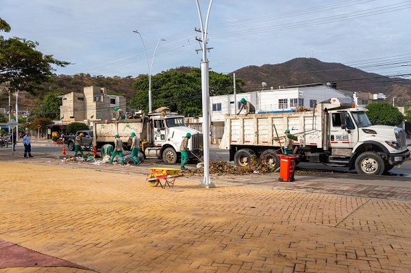 La intervención incluyó la recolección de residuos sólidos, escombros y desechos que habían sido arrojados de manera inadecuada en la zona. Foto Alcaldía 