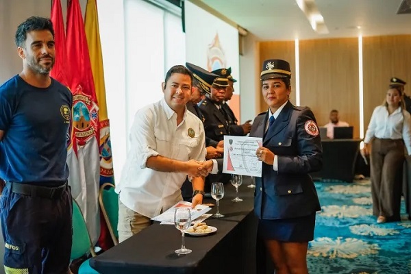 Con esta acreditación, la institución fortalece su papel en la atención de emergencias, y también en la preparación de nuevas generaciones. Foto Alcaldía de Cartagena 