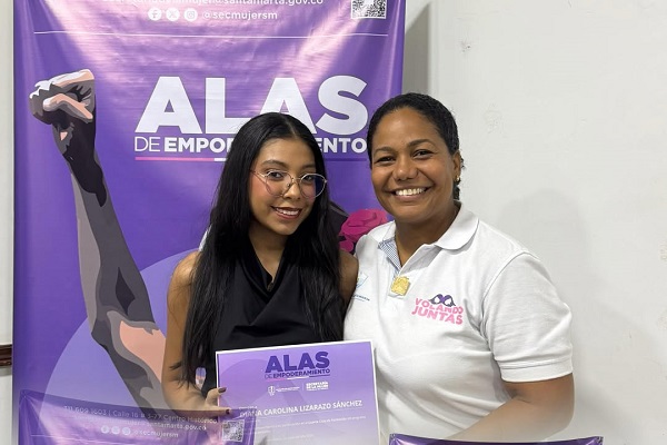 Más de 20 jóvenes samarios culminaron con éxito su formación en liderazgo, participación ciudadana y equidad de género a través del programa Alas de Empoderamiento. Foto Alcaldía 