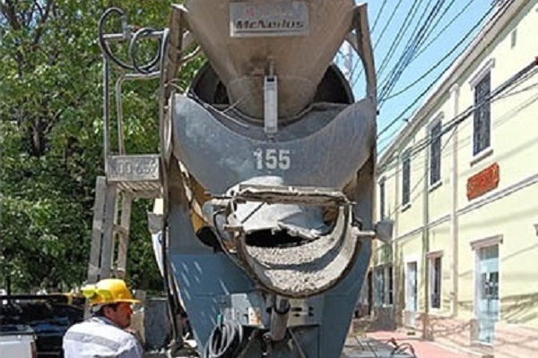 Las obras de reparcheo vial avanzan en 84 puntos críticos del Centro Histórico de Santa Marta y forman parte del programa ‘Un hueco menos, una victoria más’, ejecutado por la Alcaldía Distrital y la Edus. Foto Alcaldía 