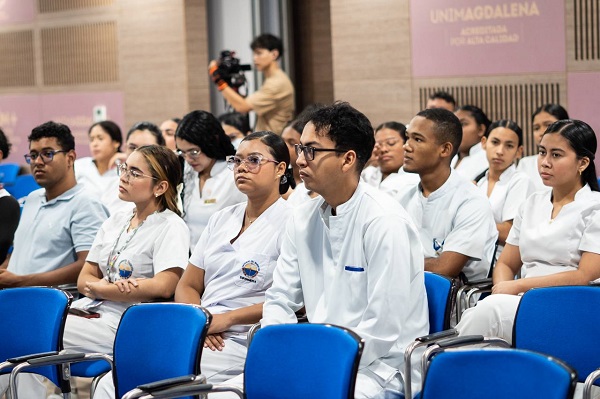 En la conferencia participaron estudiantes y semilleristas vinculados a grupos científicos de las facultades de Ciencias de la Salud e Ingeniería. Foto Unimagdalena 