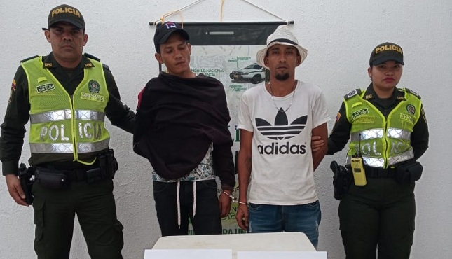 Yeison Rafael Ortega Campuzano y Hugo Alberto Ruiz Álvarez, fueron capturados por la Policía por el delito de hurto.