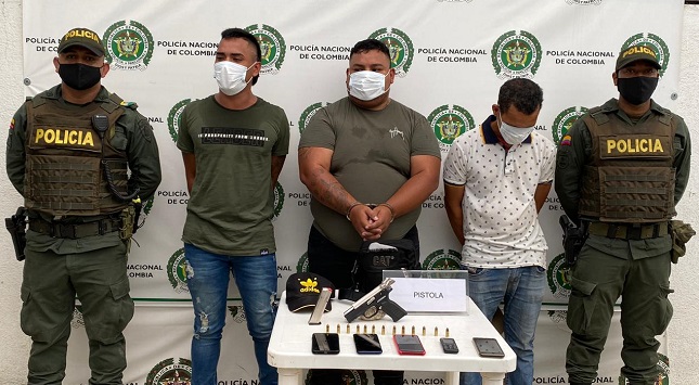 Anderson Alexander Ibáñez Serna, alias ‘Morocho’ o ‘El Gordo’; Jean Carlos Castro de Alba, alias ‘Mellito’, y José Heriberto Castrillares Jiménez, presuntos integrantes de la banda ‘Los Pachencas’, capturados.