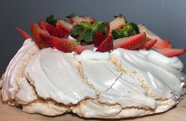 Pavlova Bomba, perfecta para los amantes del dulce y del merengue.