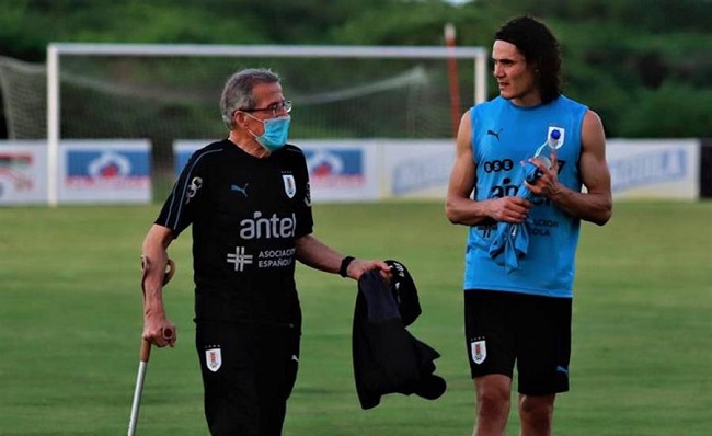 Preocupa que contraiga el virus de la covid-19 el seleccionador de Uruguay, Óscar Washington Tabárez, quien tiene 73 años y una delicada condición física.