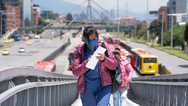 También se mantienen las medidas de bioseguridad como el aislamiento social, el lavado de manos y el uso de tapabocas.