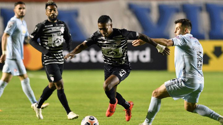 El Junior de Barranquilla buscará esta noche remontar el marcador ante Bolívar y clasificar a si a la fase de grupo de la Copa Libertadores.