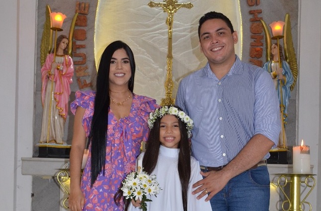 Danna Marcela Bojato Castillo estuvo acompañada de sus padres Gina Marcela Castillo y Leonardo Bojato.
