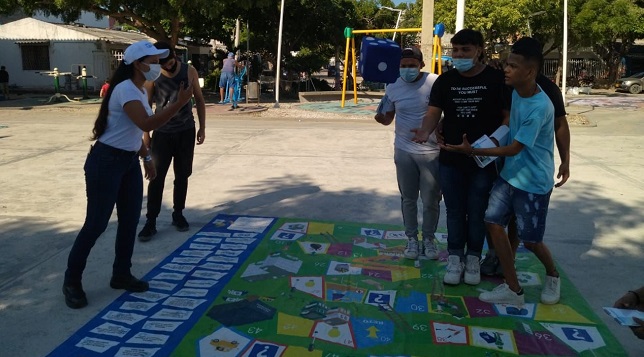 El equipo de Responsabilidad Social de Interaseo se encargó de emprender actividades lúdicas con los menores de edad de El Parque.