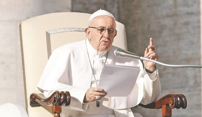 Francisco repitió la advertencia que lanzó desde el campo de Lesbos al afirmar que "si no resolvemos el problema de la migración, corremos el riesgo de hacer naufragar la civilización.