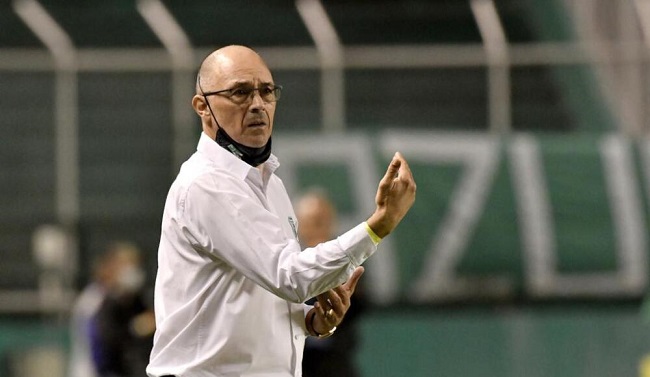 El uruguayo Alfredo Arias fue anunciado como nuevo director técnico de Independiente Santa Fe.
