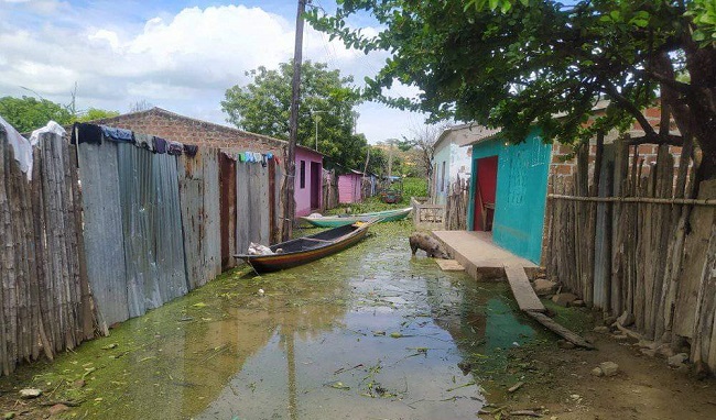 El corregimiento Puerto Niño, jurisdicción del municipio Cerro de San Antonio, se encuentra en alerta roja por el desbordamiento del río Magdalena.