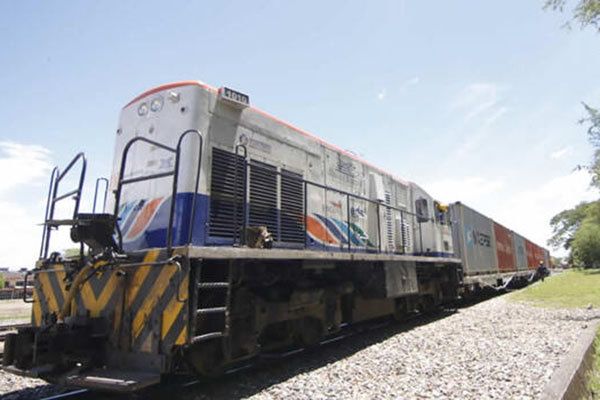 Colombia se encamina hacia una transformación significativa en su infraestructura logística con la próxima llegada de un tren colmado del producto insignia del país.