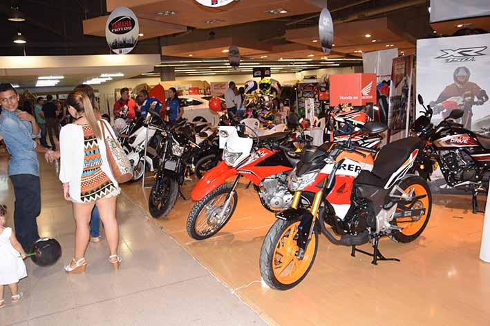Las motocicletas fueron un gran atractivo para quienes acudieron a la cita del Motor Show.