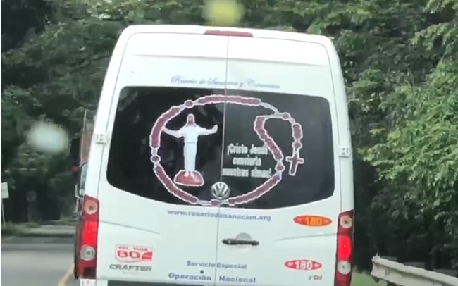 Vehículo en el que viajan