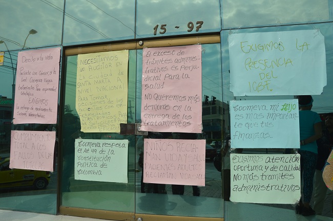 Protesta en la sede administrativa de Coomeva EPS