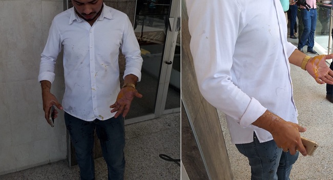 Lanzaron huevos contra periodista