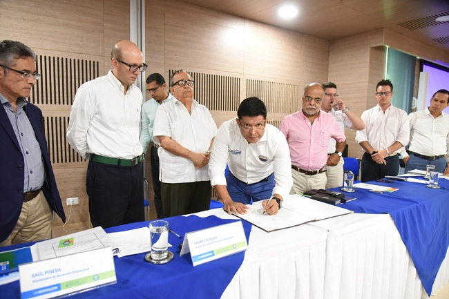 Firma del doctor Pablo Vera Salazar, rector de la Universidad del Magdalena