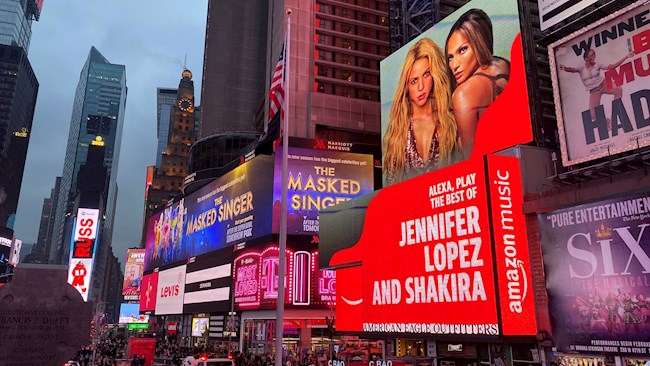 Jennifer López y Shakira, las dos primeras latinas que estarán encargadas del espectáculo del entretiempo de la edición 54 de este evento deportivo. 