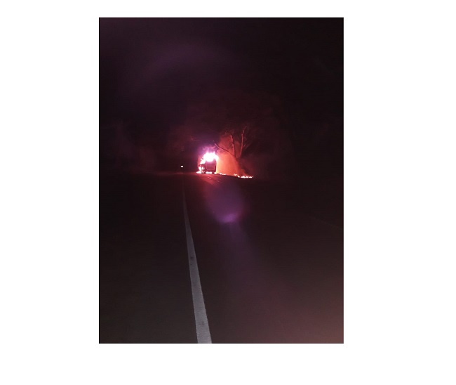 Foto del bus quemado 