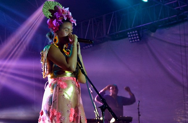 En la imagen la cantante Li Saumet de la agrupación colombiana Bomba Estéreo. 