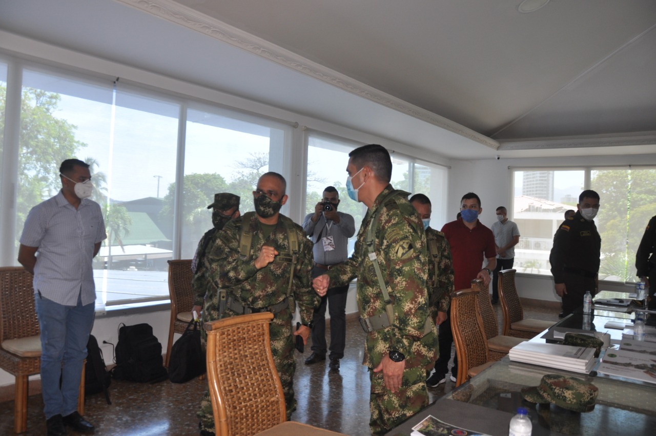 El Mayor General Eduardo Enrique Zapateiro Altamiranda, comandante del Ejército Nacional coordinó el consejo extraordinario de seguridad realizado en Santa Marta.