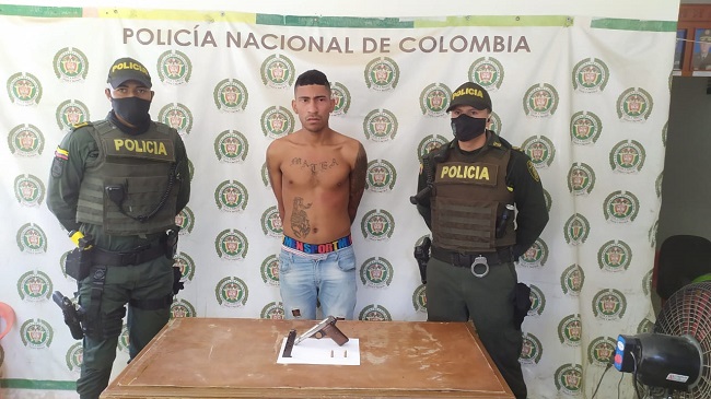 La Policía indicó que el capturado hace poco salió de la cárcel Rodrigo de Bastidas, donde cumplió condena por porte de armas. 