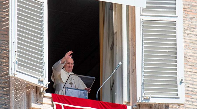 El Papa Francisco durante el rezo del Ángelus. Foto: Vatican Media